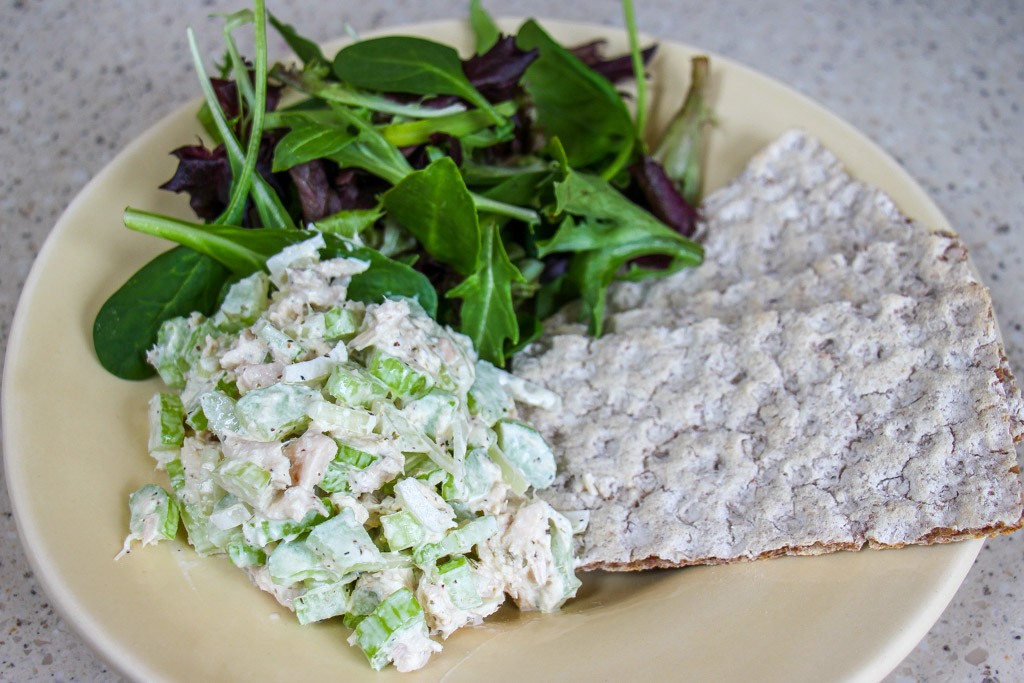 Frugal lunches with tuna, crackers and a simple side salad